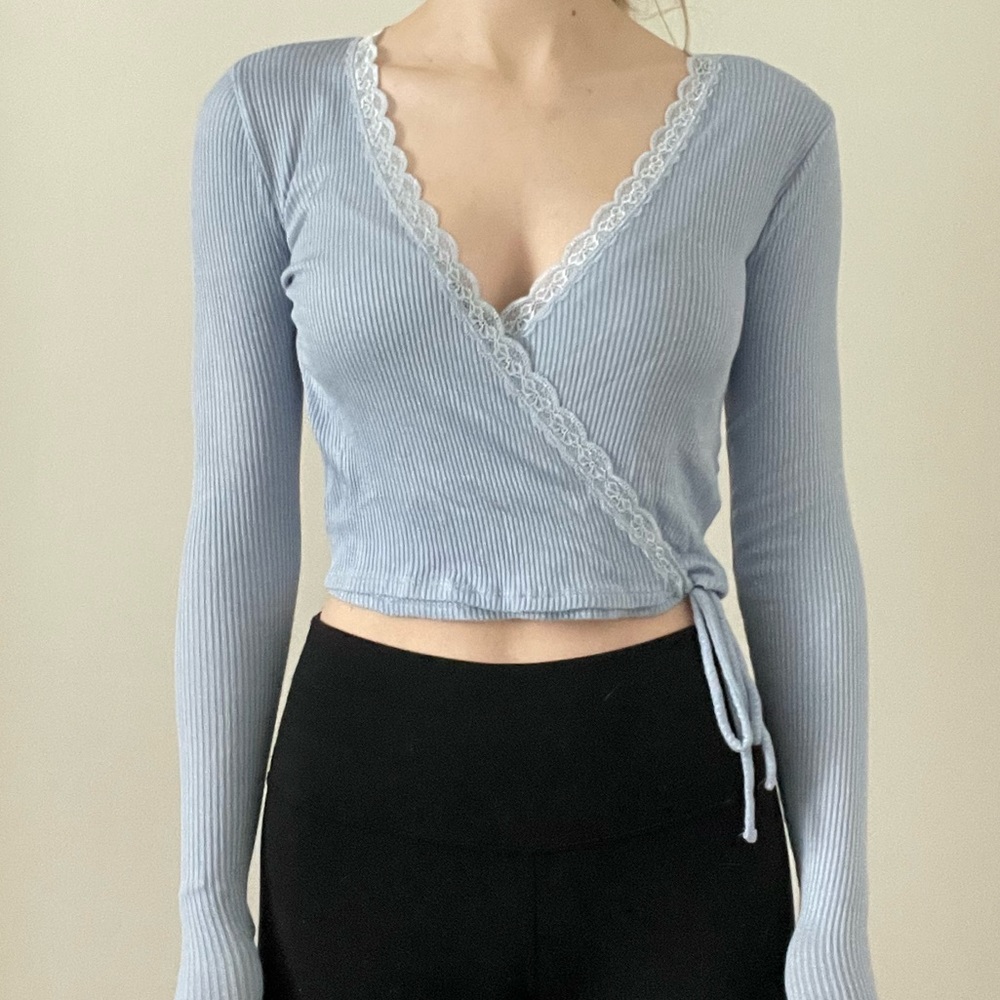 Pale blue long-sleeve with side tie